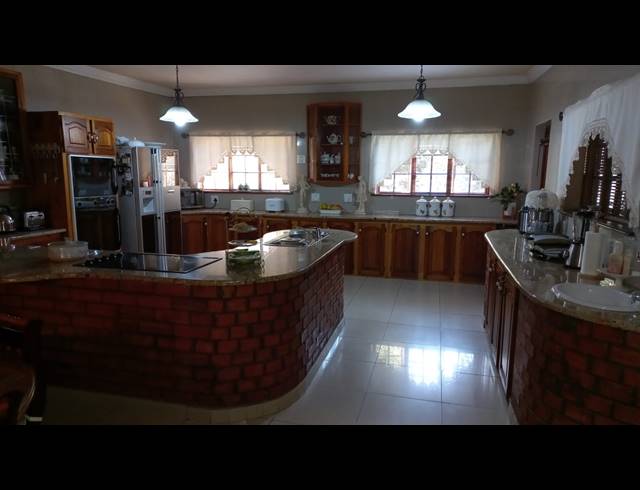 5 BEDROOM HOUSE FOR SALE IN EPWORTH